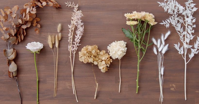 O uso de flores frescas ou preservadas terá a ver com a ocasião