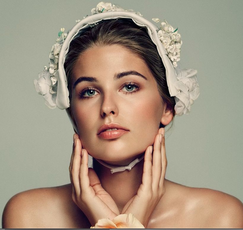 Não é preciso usar muitas flores para fazer uma coroa