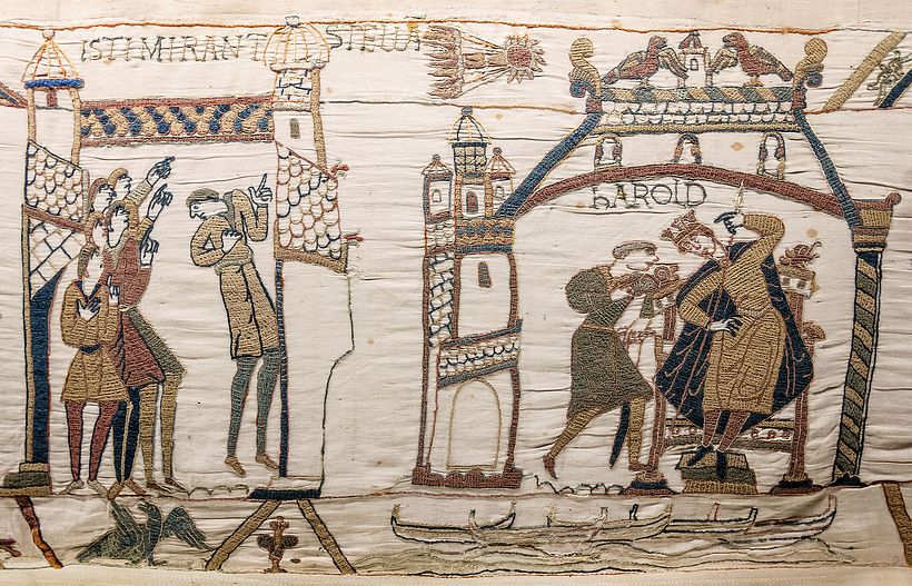 El fragmento del tapiz de Bayeux donde aparece el cometa Halley.