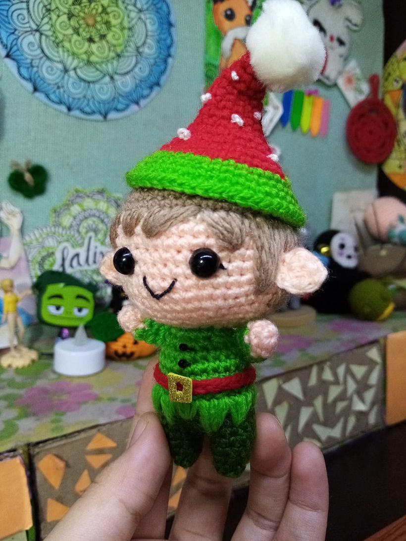 este pequeño elfo es una creación mía que pronto subire el patron