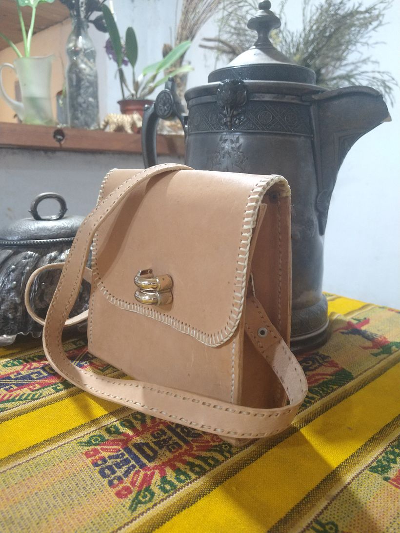 Mi Proyecto del curso: Creación de bolsos de cuero artesanales para principiantes 2