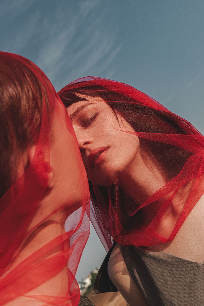'The red lace' 1