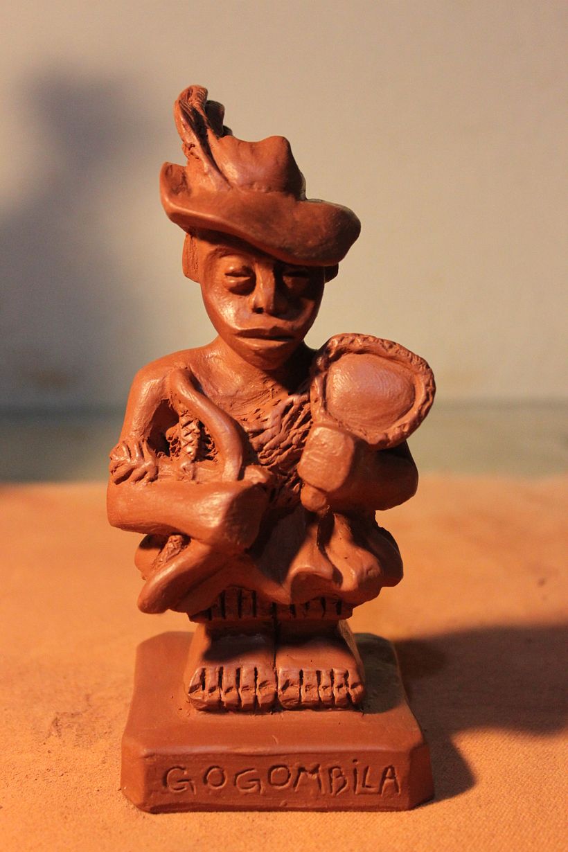 Minkisi e Orixás em cerâmica 1