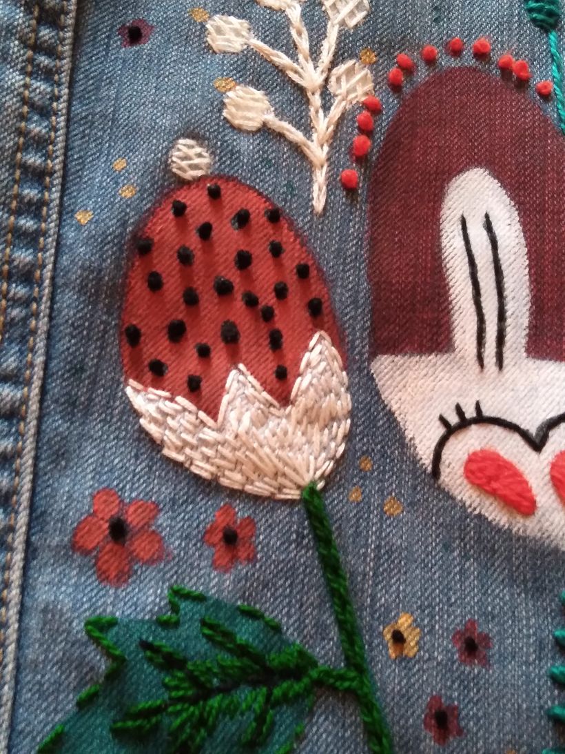 Mi Proyecto del curso: Composición floral con acrílico y bordado 2