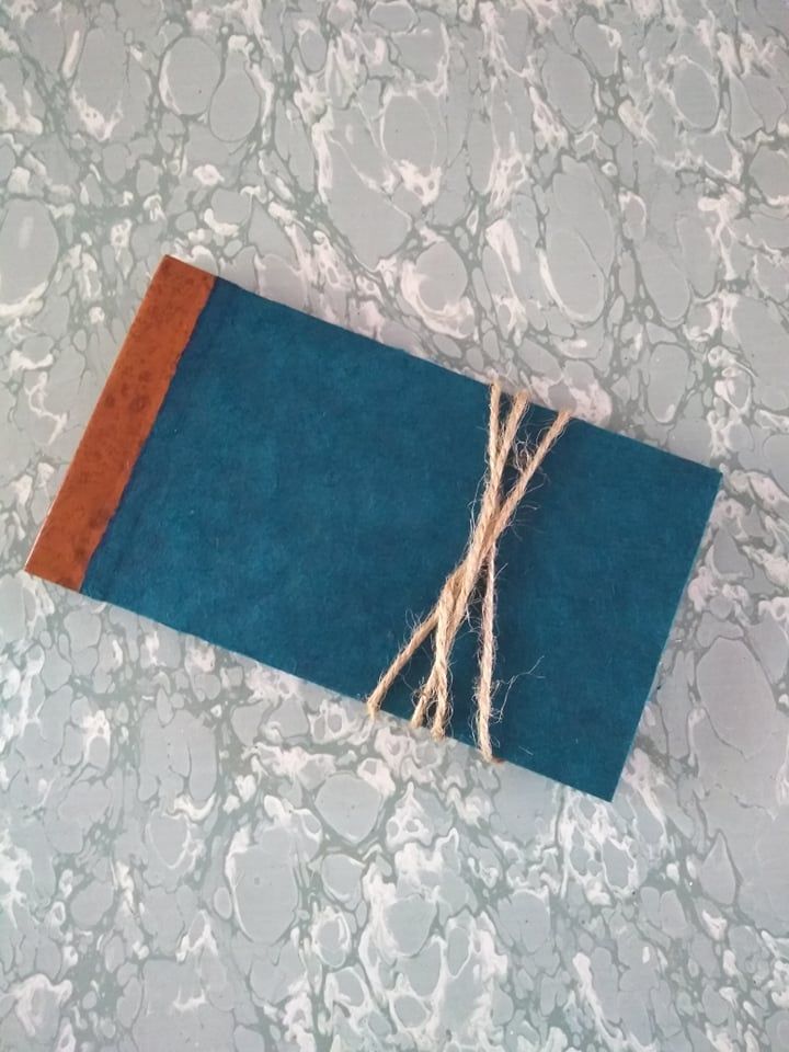 Carnet de croquis pour mon projet du cours : Reliure artisanale sans coutures 2