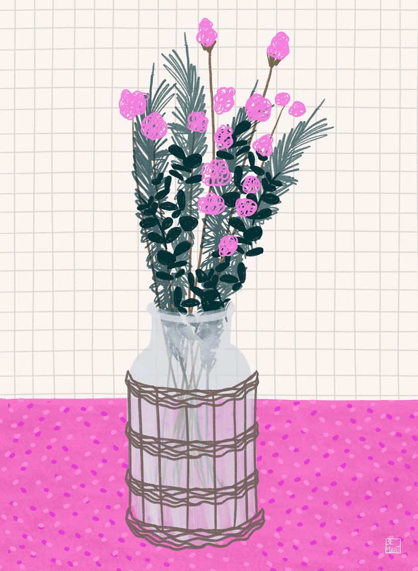Jarrón de flores en tonos rosas