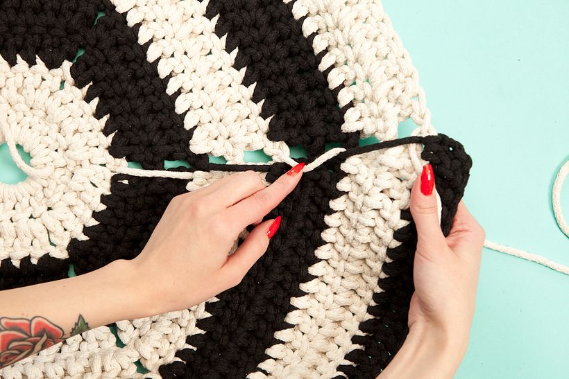 How to change the color in your crochet work.