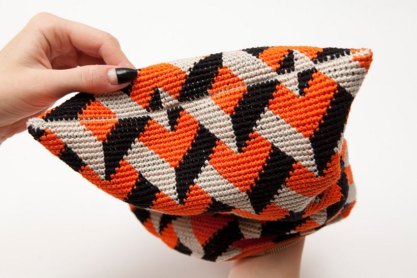 Lato pouch, sewing the botton seam.