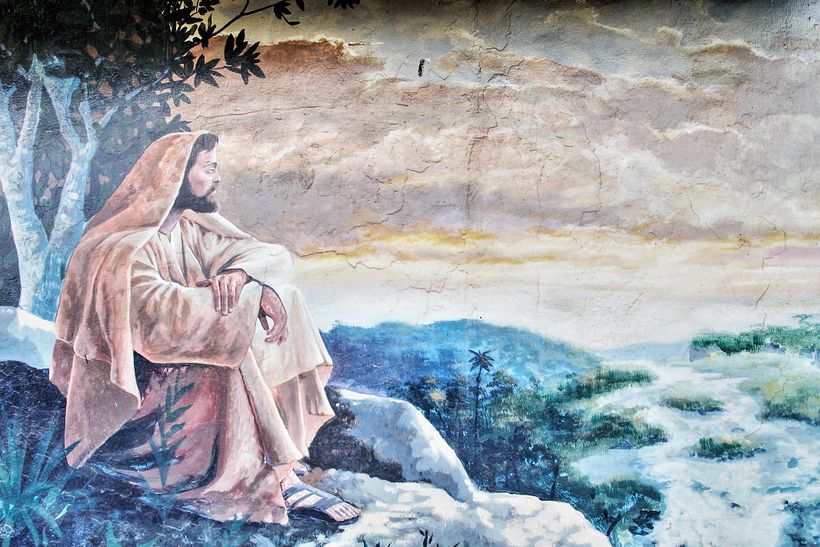 Jesús en la tapia del cementerio de Macas.