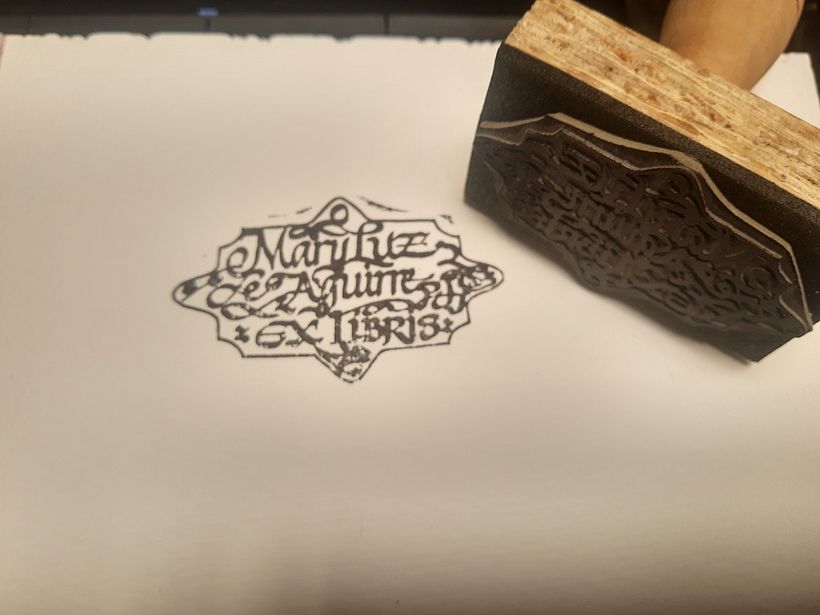 Sello aplicado sobre papel acuarela