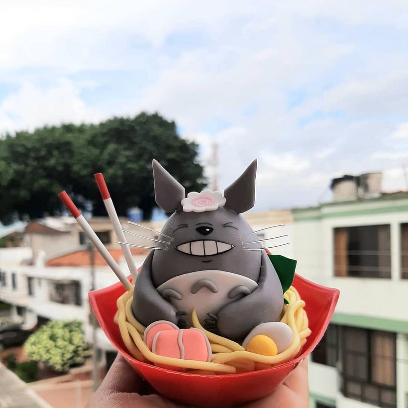 Para realizar esta figura usé foami moldeable y porcelana fría.