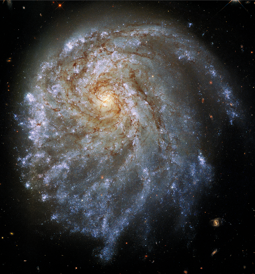 Captura real de la galaxia espiral NGC 2276.