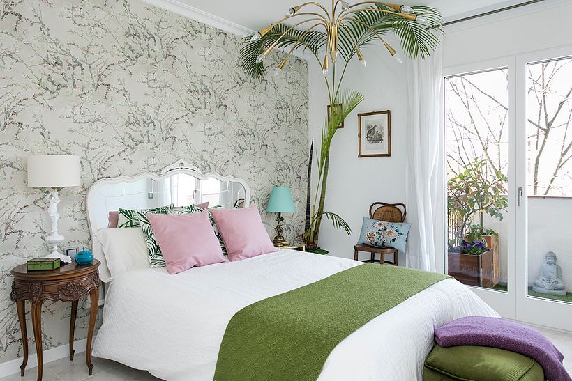 You can use an old mirror as a bedhead!