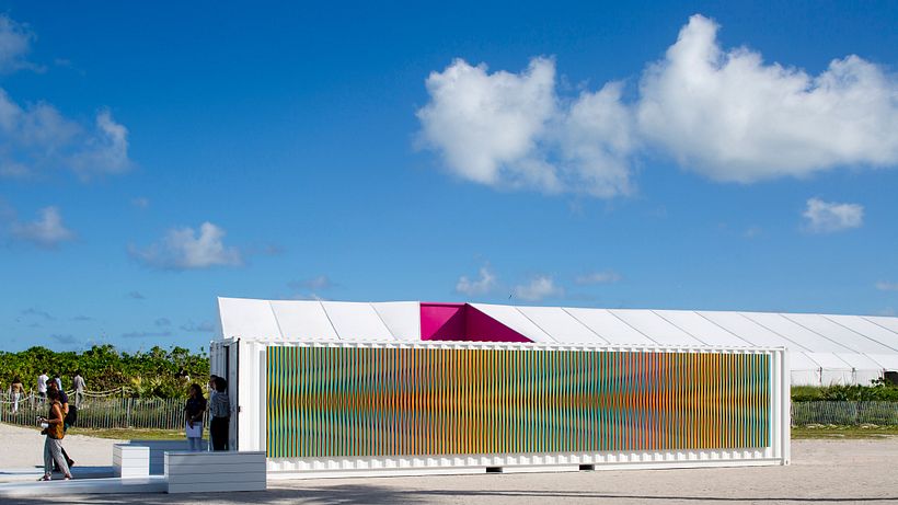 Un contenedor intervenido por Cruz-Diez en Miami Beach, 2017.