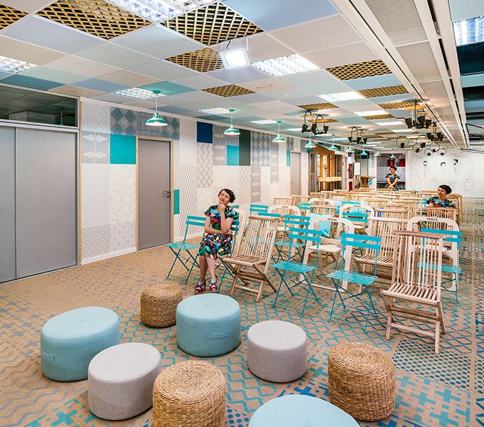 Multipurpose and flexible coworking space for Red.es 1