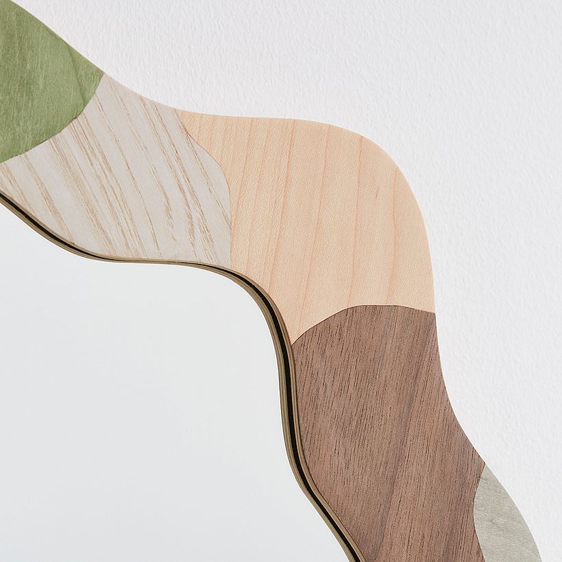 Close up of Round Curve Mirror