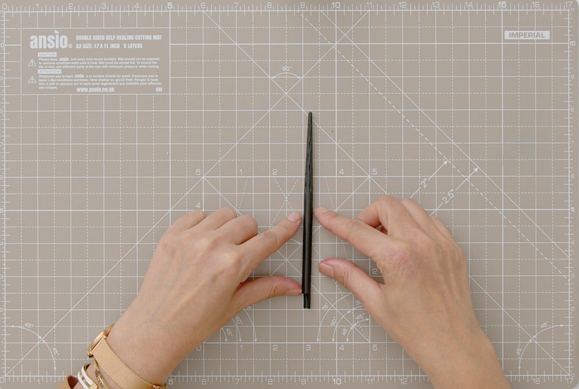 Example of a veining tool.