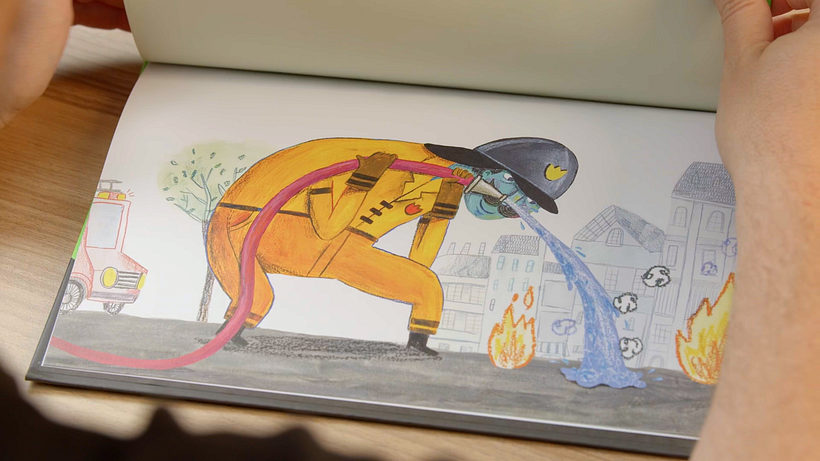 Images from the book "Enganos" ("Illusions").