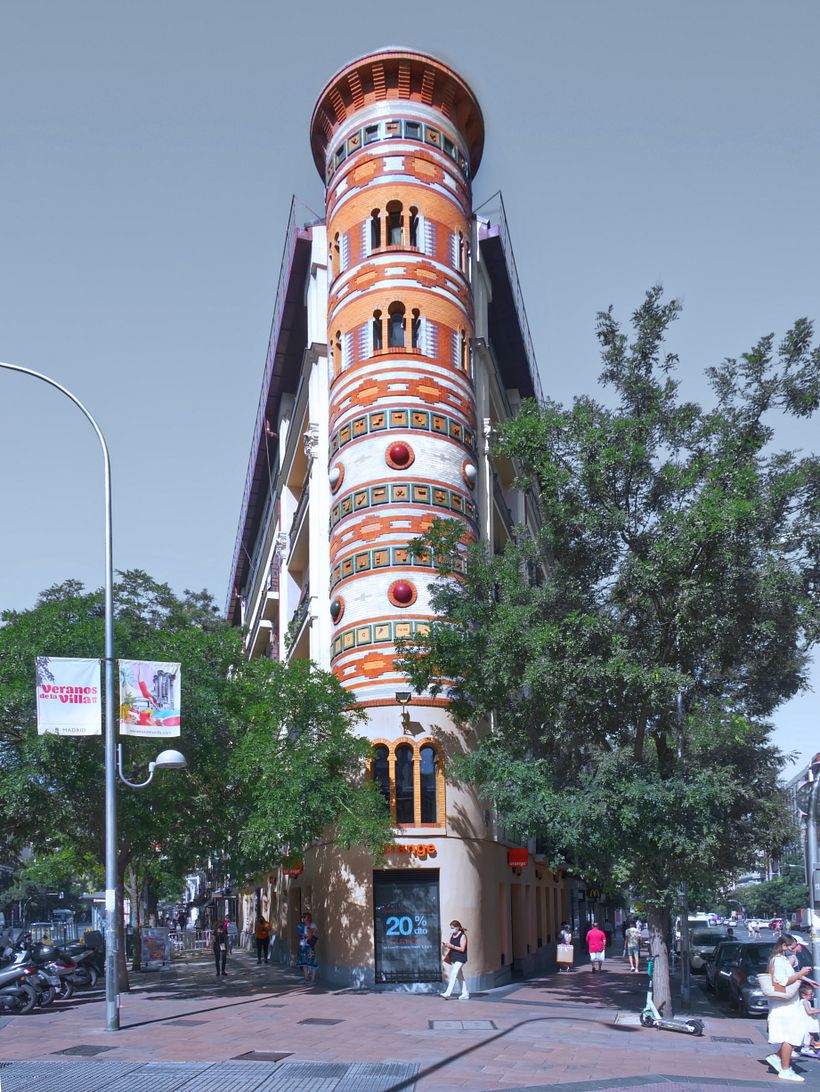 Foto 3. Casa de las Bolas. Torreón este entre las calles Alcalá y Goya.