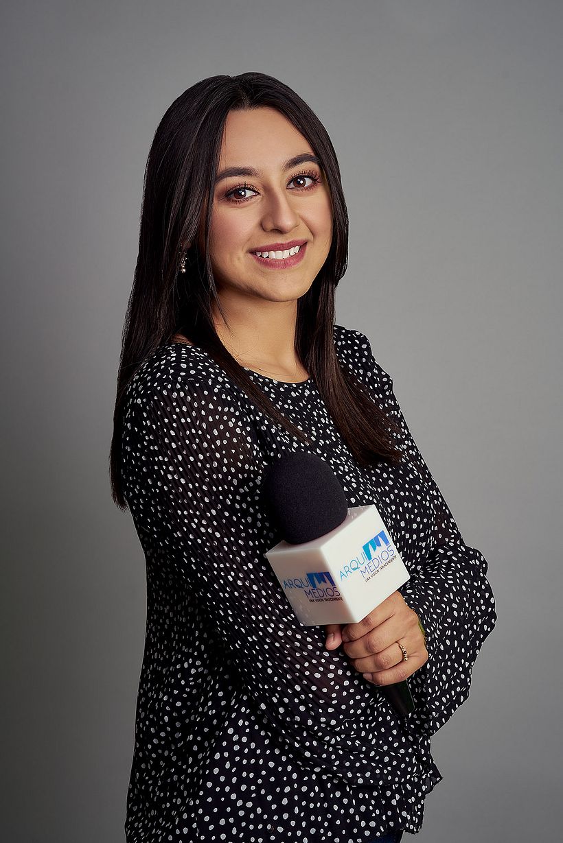 Mi Proyecto del curso: Fotografía de estudio: la Iluminación como recurso creativo: Sesión Comunicadora 3