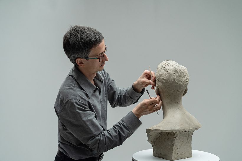 Efraïm Rodríguez en pleno proceso creativo.
