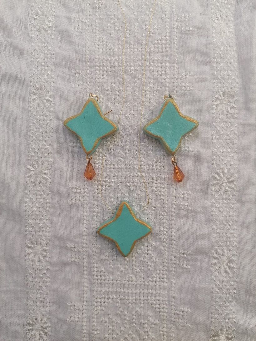 My project in Ceramic Jewelry for Beginners course - Diseño de complementos