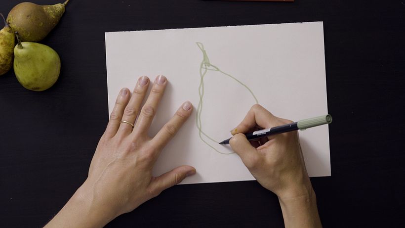Desenhe movimentando o papel, não a caneta