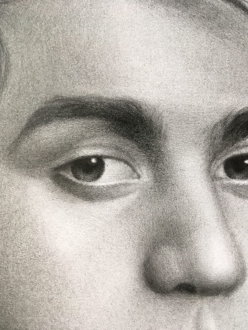 Mi Proyecto del curso: Retrato realista con lápiz de grafito 4