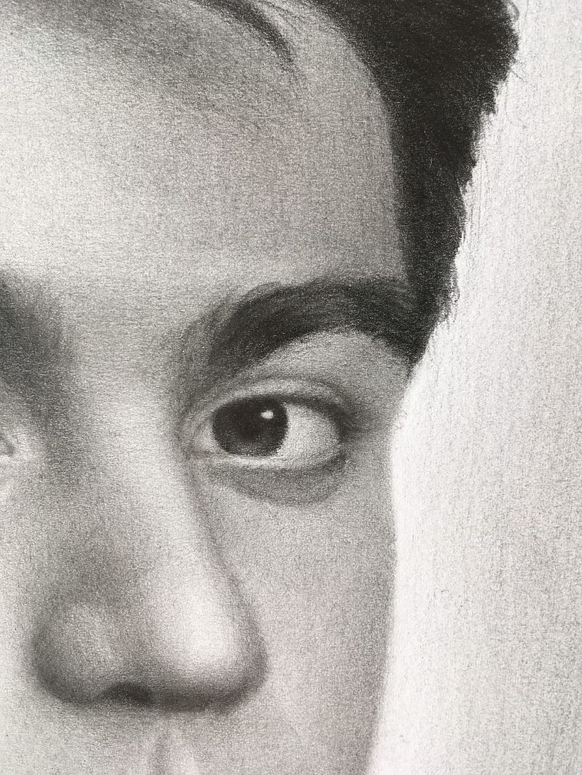 Mi Proyecto del curso: Retrato realista con lápiz de grafito 4