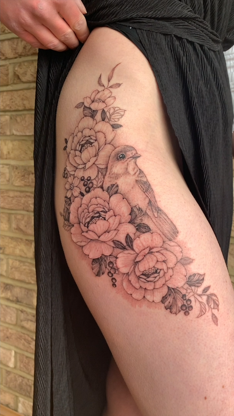 Ella Rose specialises in fine line tattoos that are full of detail