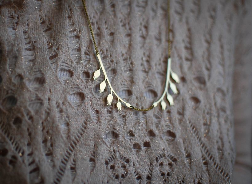 Ketting geïnspireerd op de sappige echeveria. Deze is gemaakt van brons met een bronzen ketting.