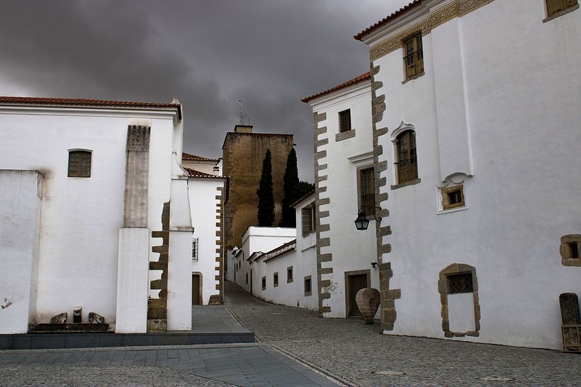 Évora