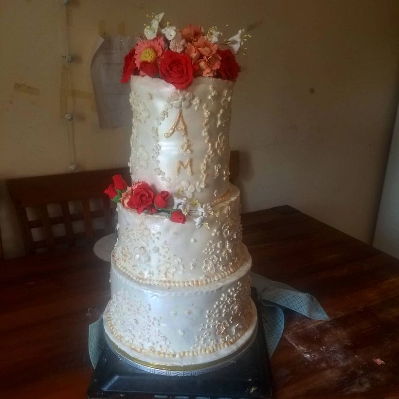 My project in Sugar Flowers for Cake Designs course 2