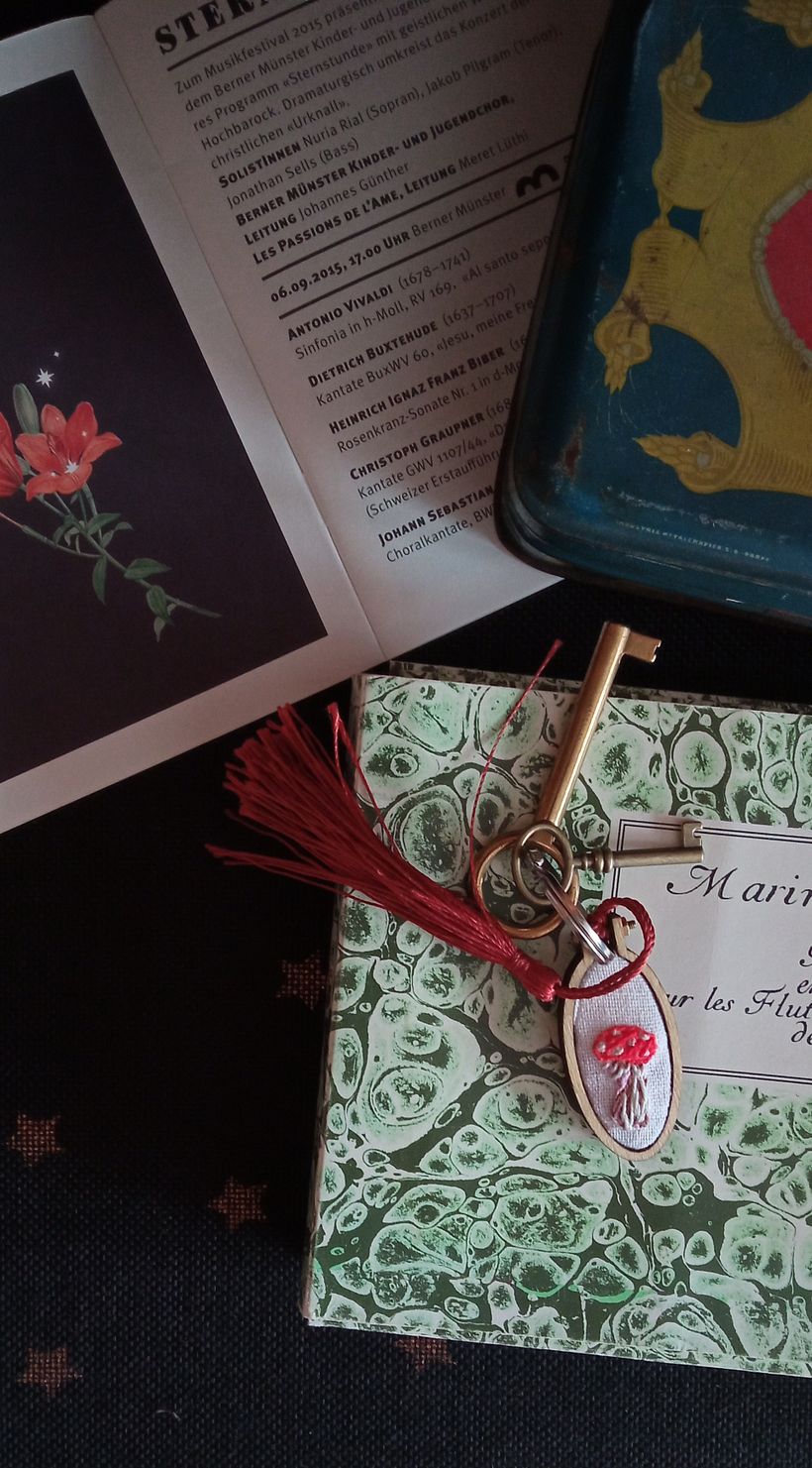 Mi Proyecto del curso: Bordado en miniatura: crea joyas textiles 4