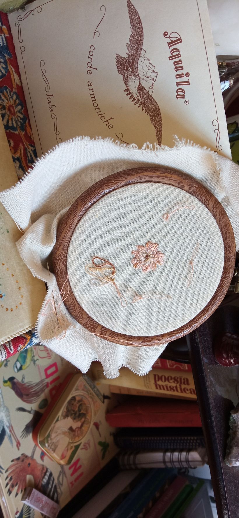 Mi Proyecto del curso: Bordado en miniatura: crea joyas textiles 10