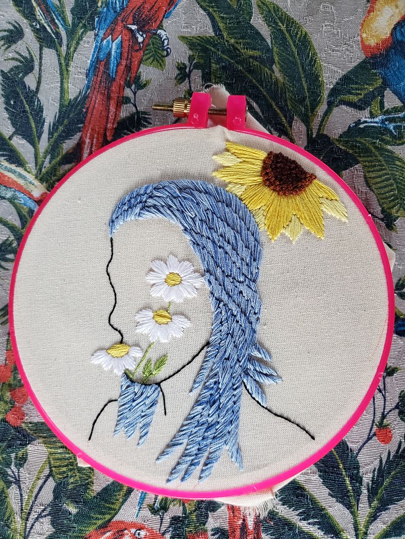 Meu projeto do curso: Retrato bordado com elementos botânicos 2