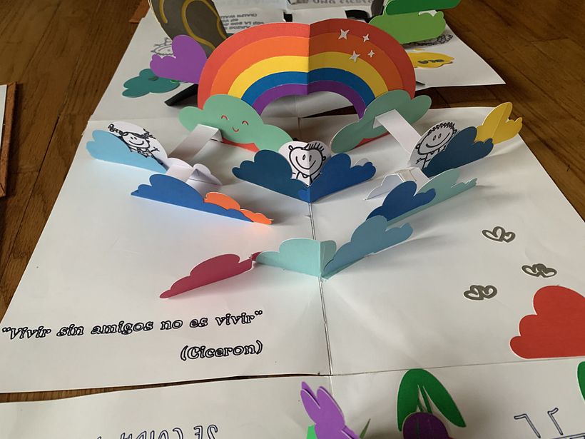 Mi Proyecto del curso: Técnicas avanzadas para la creación de libros pop-up 7