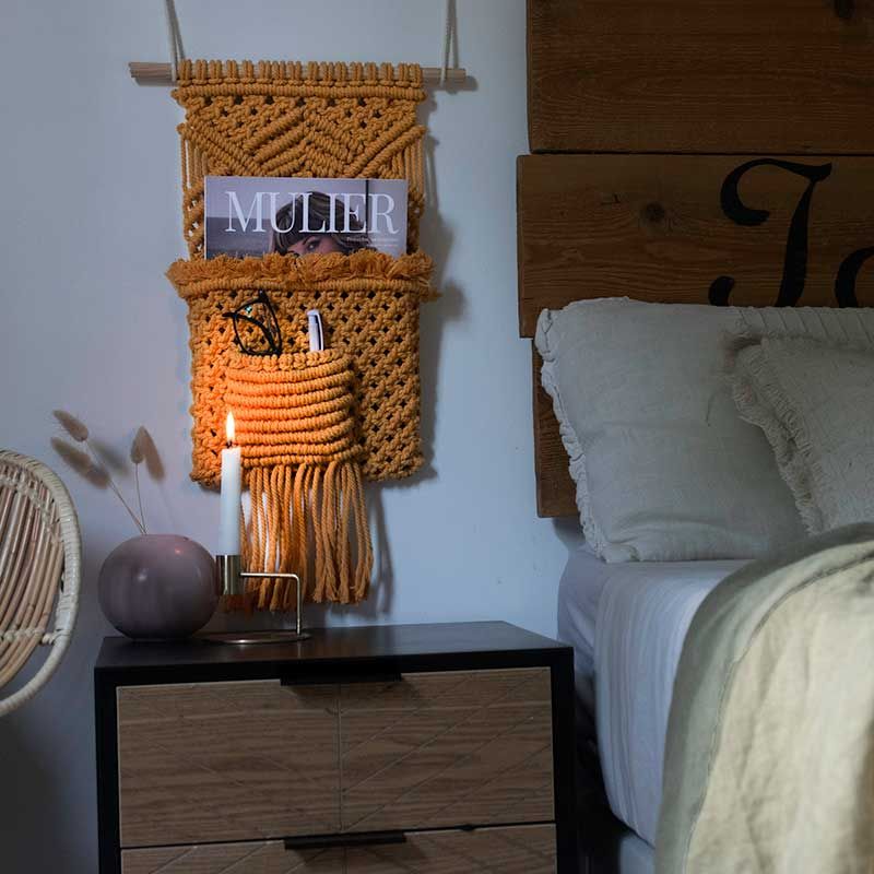 REVISTERO DE PARED CON BOLSILLO 3