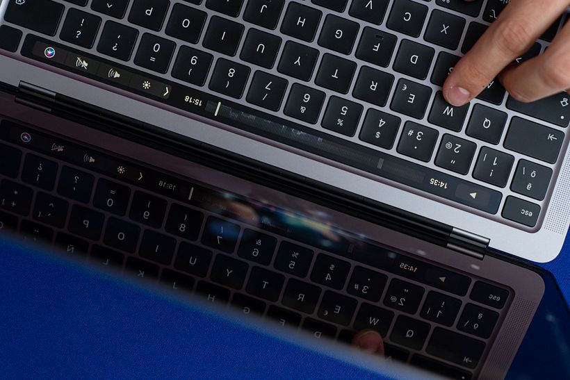 Dominar los atajos de teclado de los programas Illustrator, Photoshop e InDesign es esencial para agilizar tu rutina.