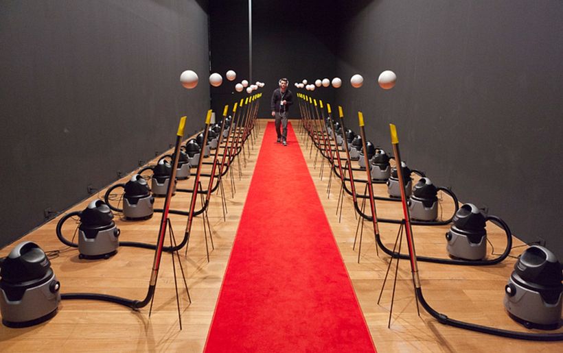 Instalación"Eletro Esfera Espaço".