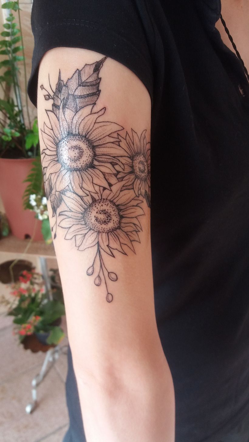 Meu projeto do curso: Tatuagem botânica com pontilhismo 2