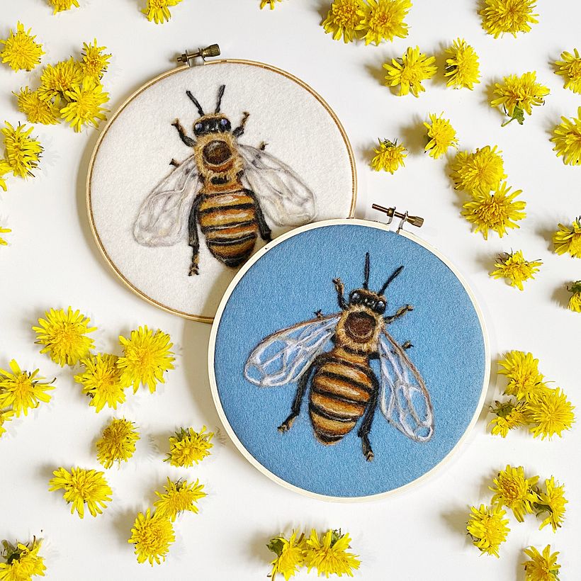 Beautiful Needle Felted Honey Bees - Artesanía