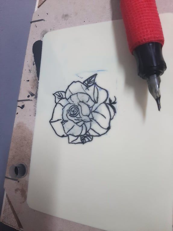 Mi Proyecto del curso: Tatuaje botánico con puntillismo 5