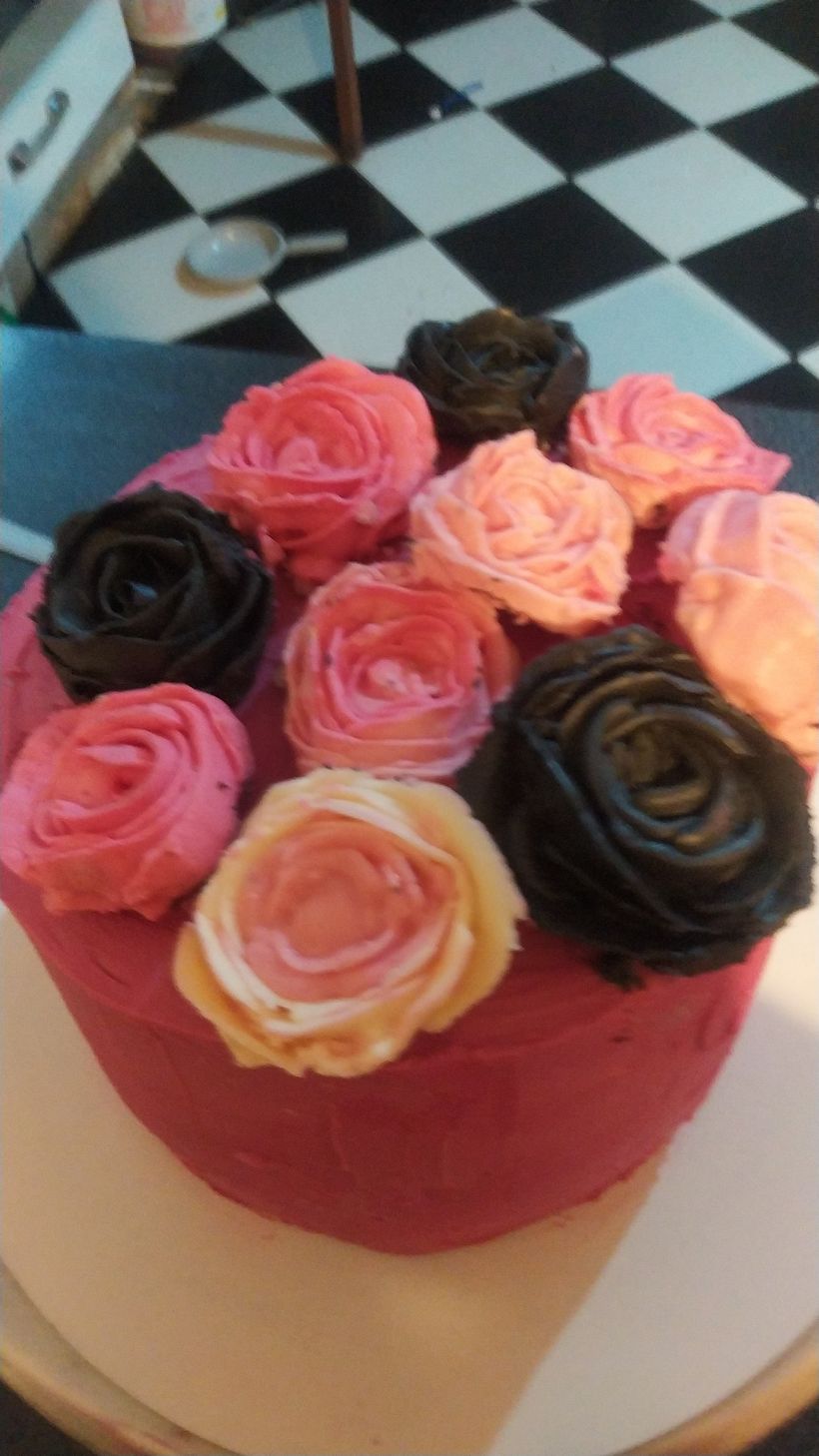 Meu projeto do curso: Flores decorativas de buttercream para cake design 1