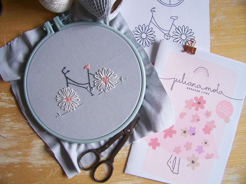 Folleto de patrones de bordado creado por Juliana Mota.