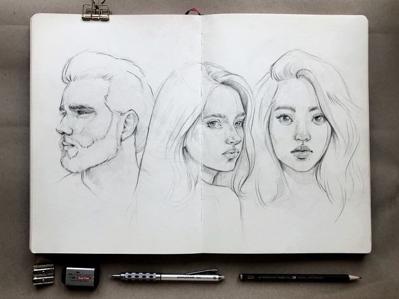 Progetto del corso: Ritratto su blocco da disegno: esplora il volto umano, di Gabriela Niko