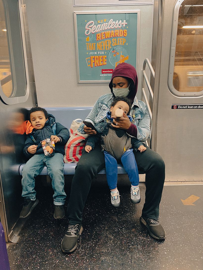 Front of Me. People living in New York. 12