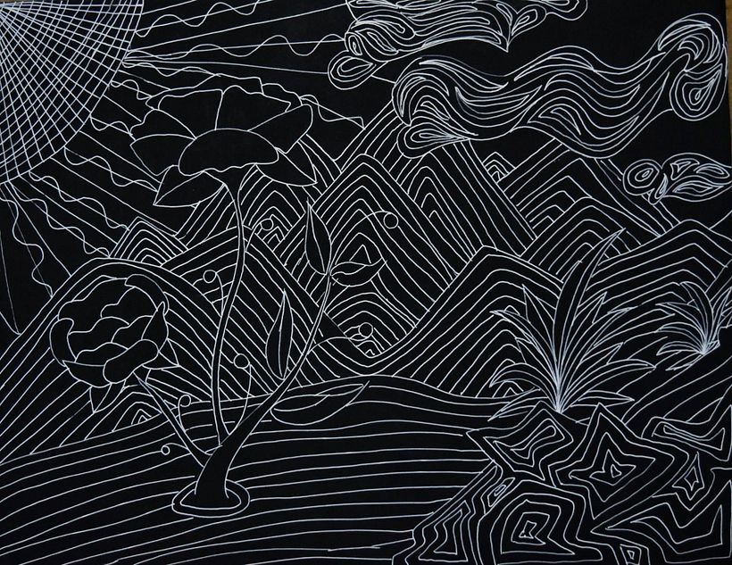 Papel negro y lapicera blanca