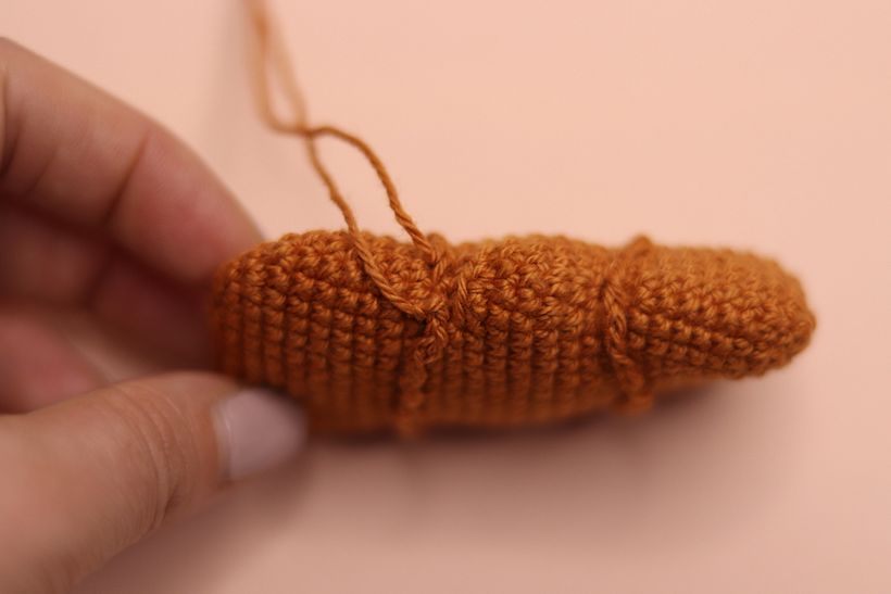 Learn how to crochet a pumpkin from scratch.