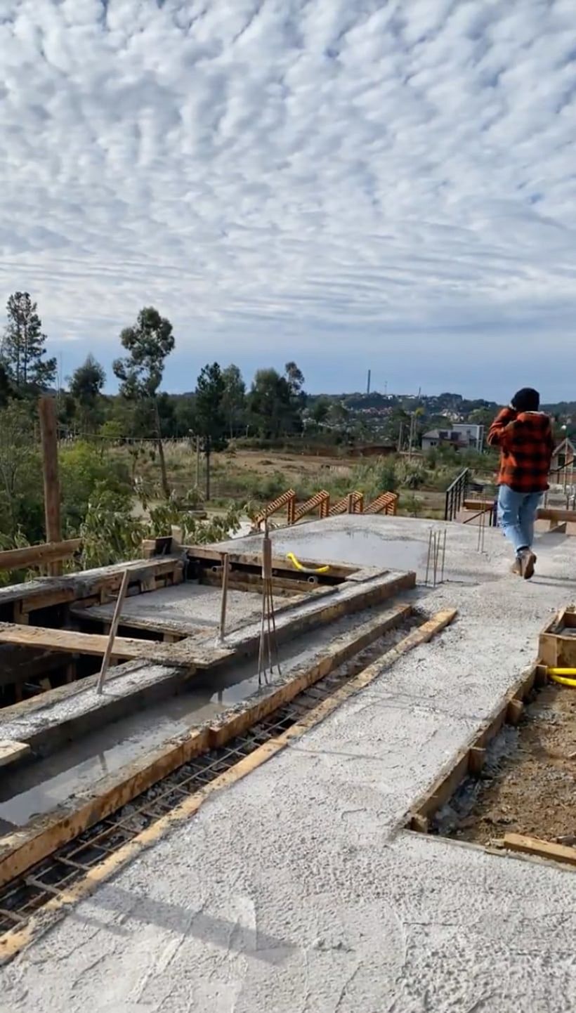 Work on A Casa de Aço, Gramado (RS), Brazil.